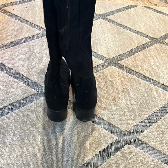 Over the knee length boots, size 8 - Picture 4 of 11